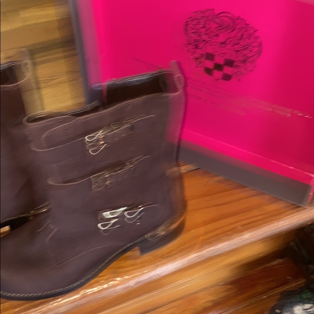 Vince Camoto boots 8.5 Color Molten Vintage Cow